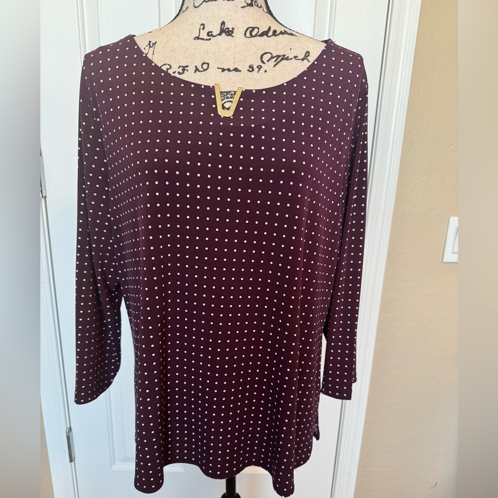 EUC Calvin Klein Women’s Plum with White Polka Dot Top 3/4 Sleeve Size XL